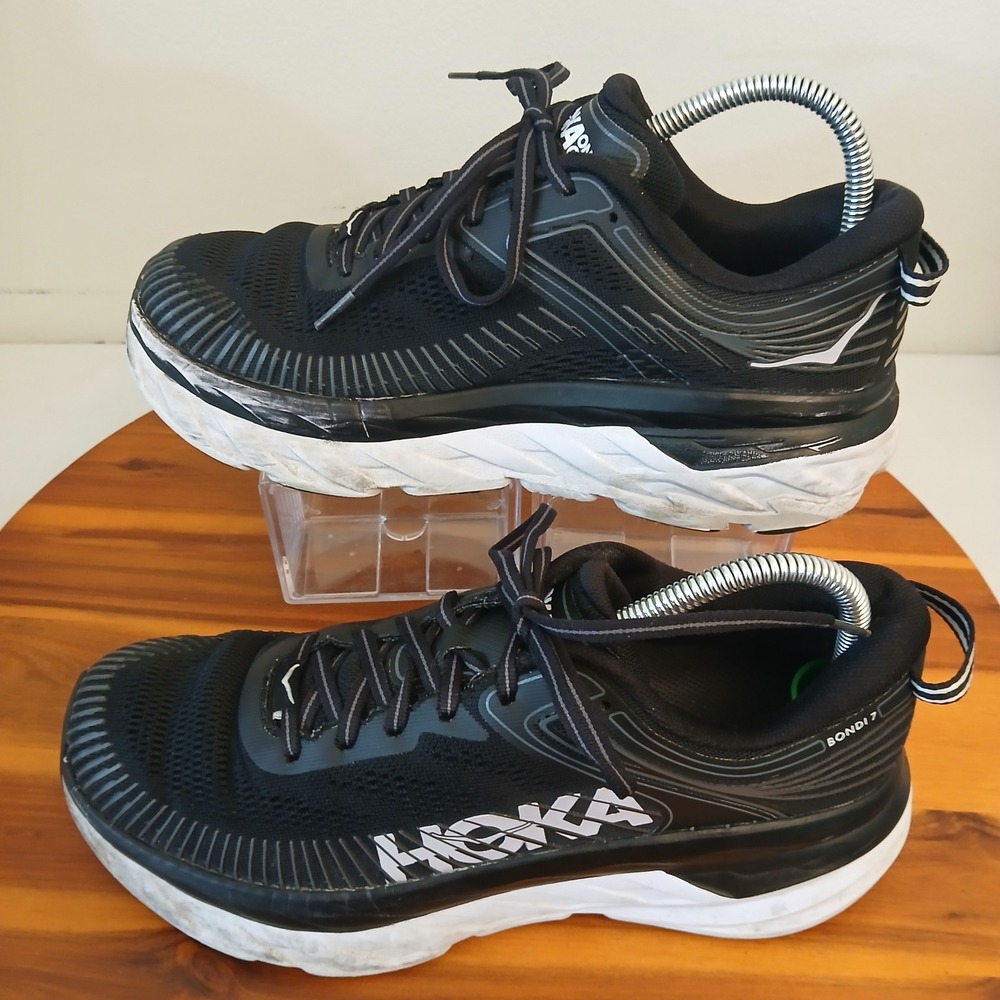 Hoka One One Bondi 7 Womens 9 Black Running Shoes Sneakers 1110519 BWHT